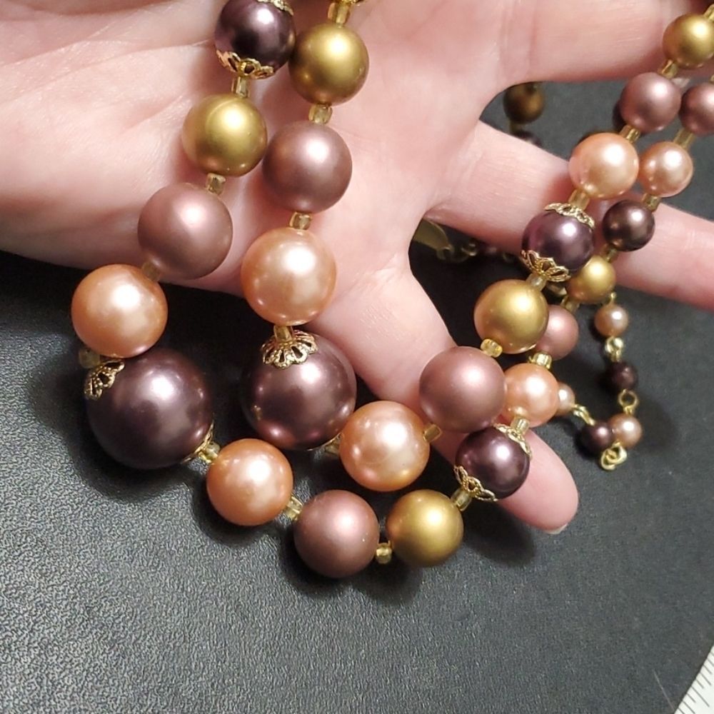 Vintage double strand beaded necklace 20-23"